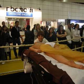 2011 - ESTHETIRING Cosmoprof  BOLOGNA. Demostración en vivo- Trapias Manuales